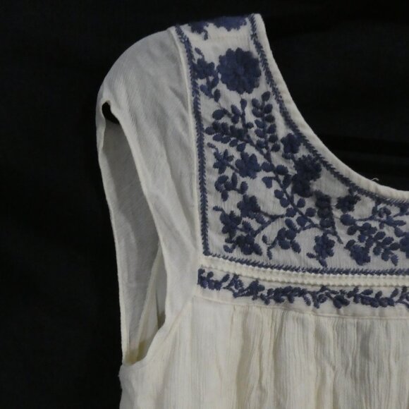 AMERICAN EAGLE OUTFITTERS | large | Cream Backless Dress | Blue Embroidery - Picture 3 of 15